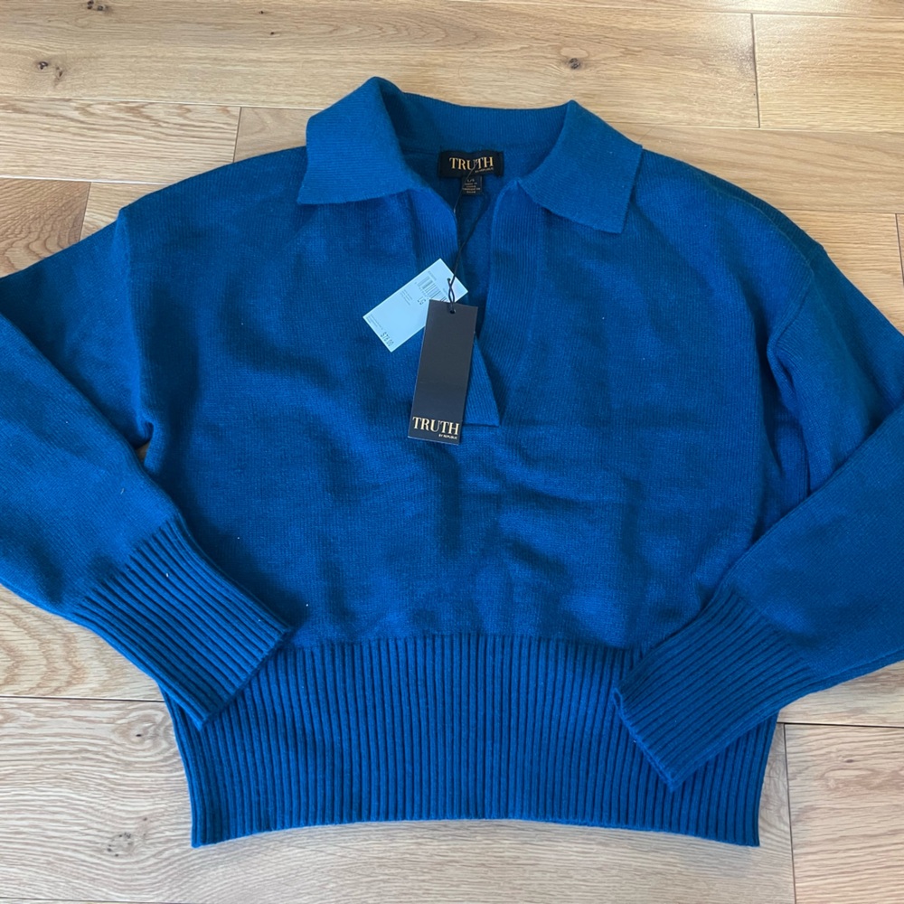 Truth V-Neck Sweater in Teal Blue